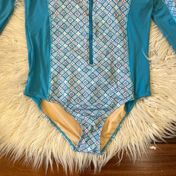 New🌿UPF 50 Preppy GEO Long Sleeve - Picture 8 of 9